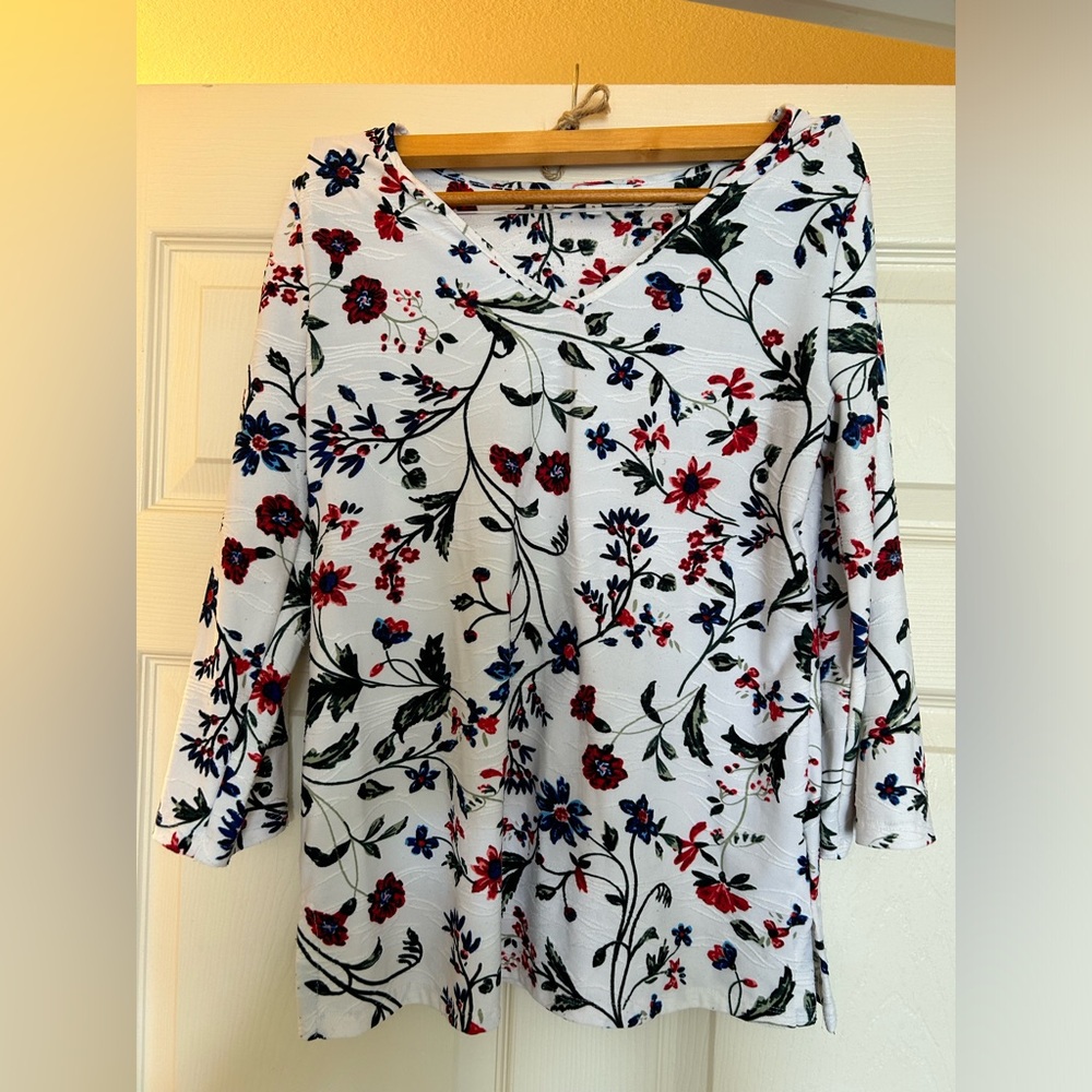 Women’s floral shirt